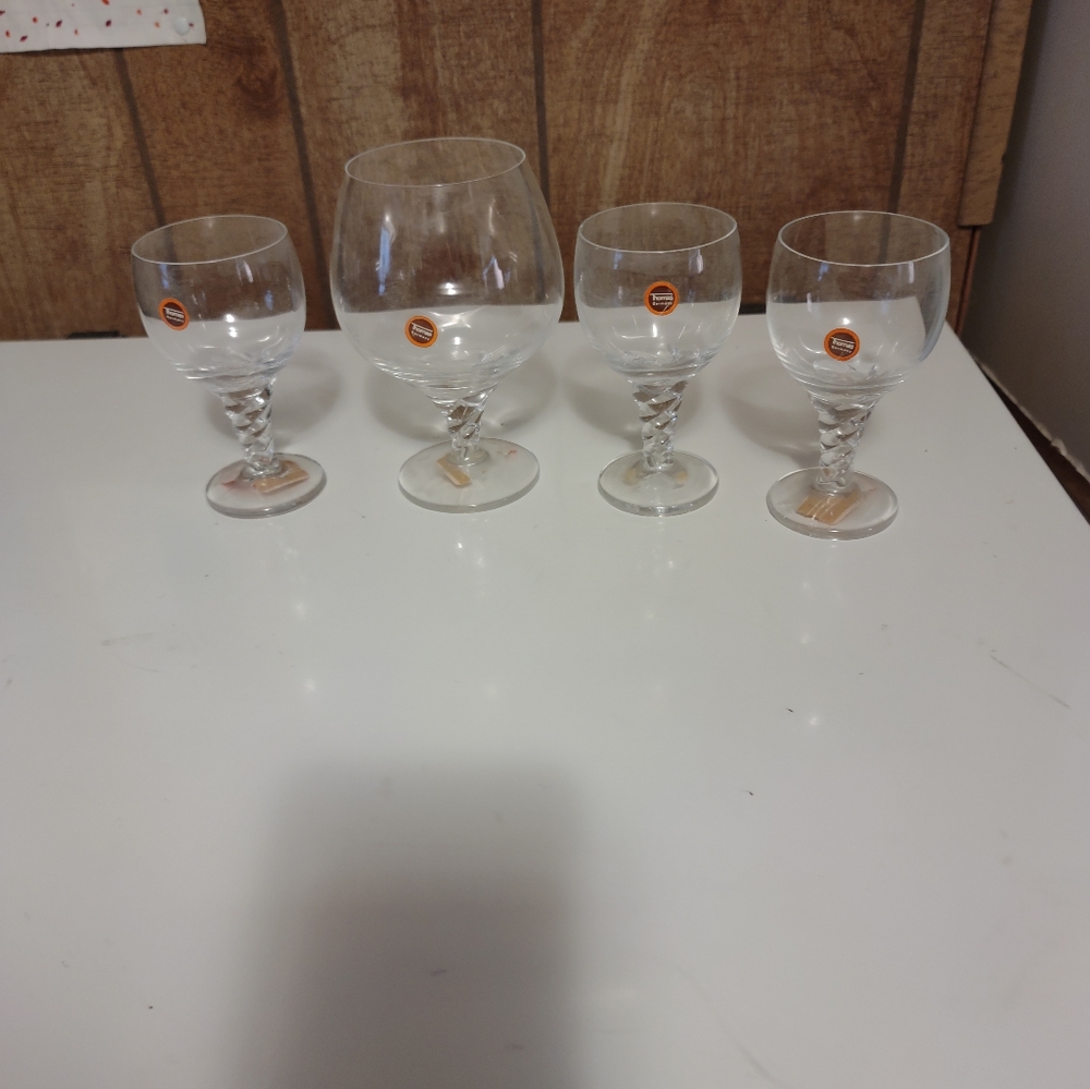 VINTAGE THOMAS GERMANY GLASSWARE.